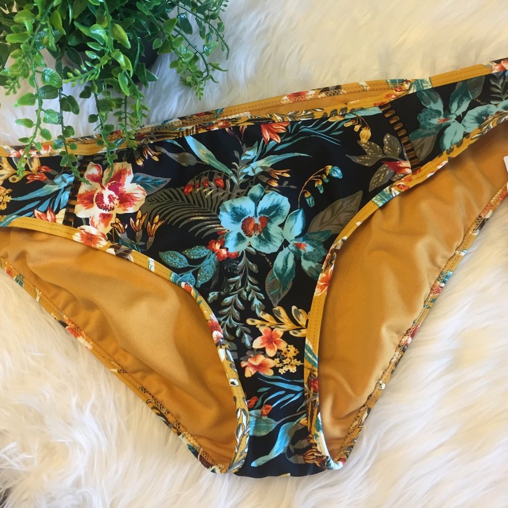 Time and Tru Bikini Swimsuit Bottom Size L